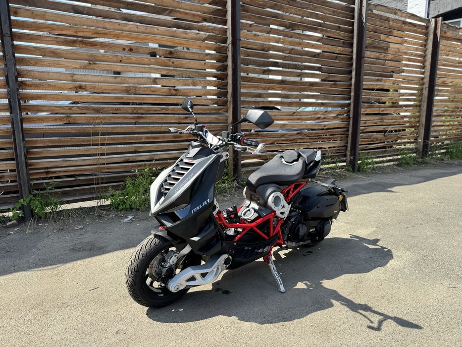 ITALJET Dragster 300 Агресивний Скутер