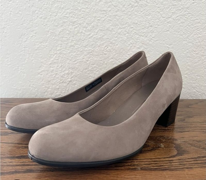 Жіночі туфлі на підборах ECCO Classic 35нубук