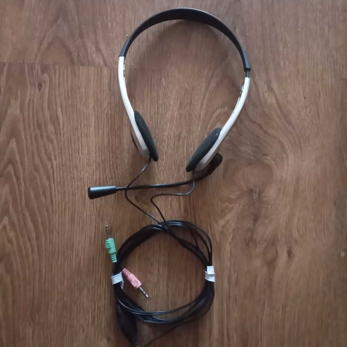 Продам безпровiдну клавiатуру ,  SSD  для ПК.