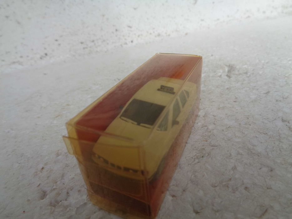 1:87 Herpa Taxi BMW 525i refª 4110