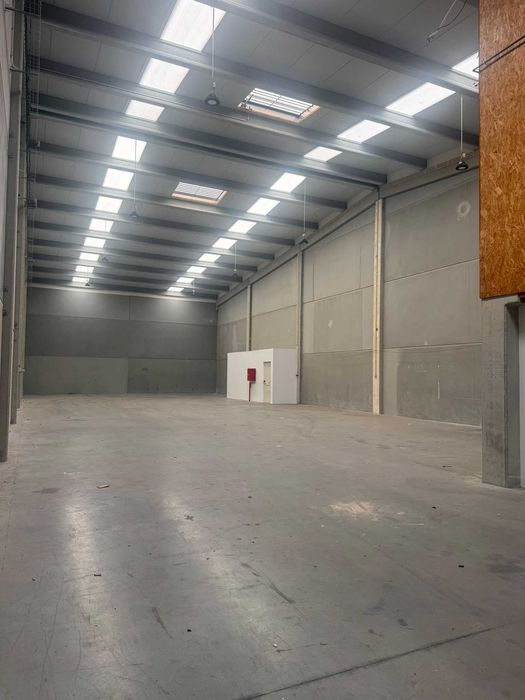 ARMAZÉM– Zona Industrial de Cete