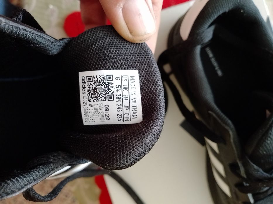 Buty sportowe adidas Nowe r. 38 2/3