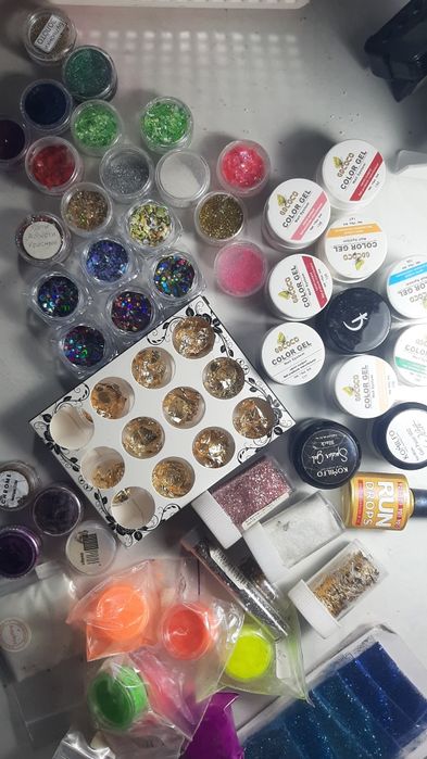 Підставка для рук, розпродаж манікюрного приладдя