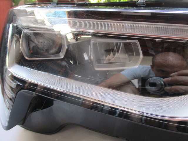 Farol direito Óptica Audi Q8 E-tron 4KE941040D