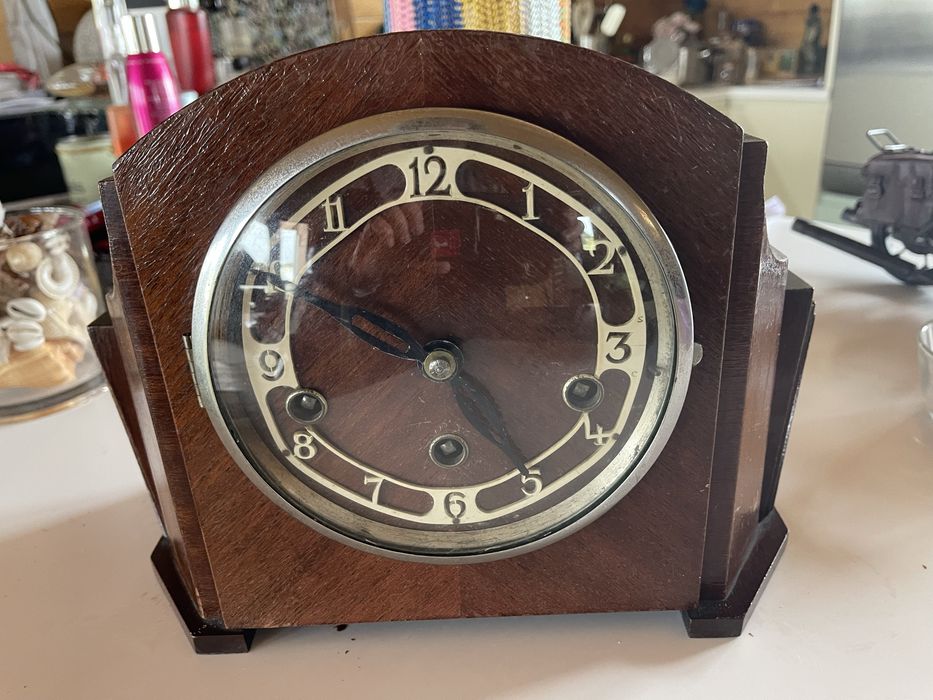 Relogio de mesa em bom estado