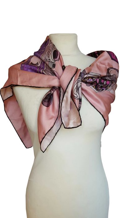jedwabna apaszka marki Silk Home