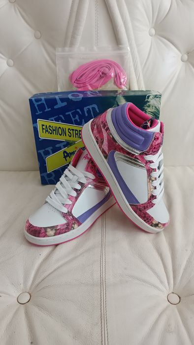 Sneakersy Sportowe Trampki rozmiar 39 Retro Lifestyle + GRATIS