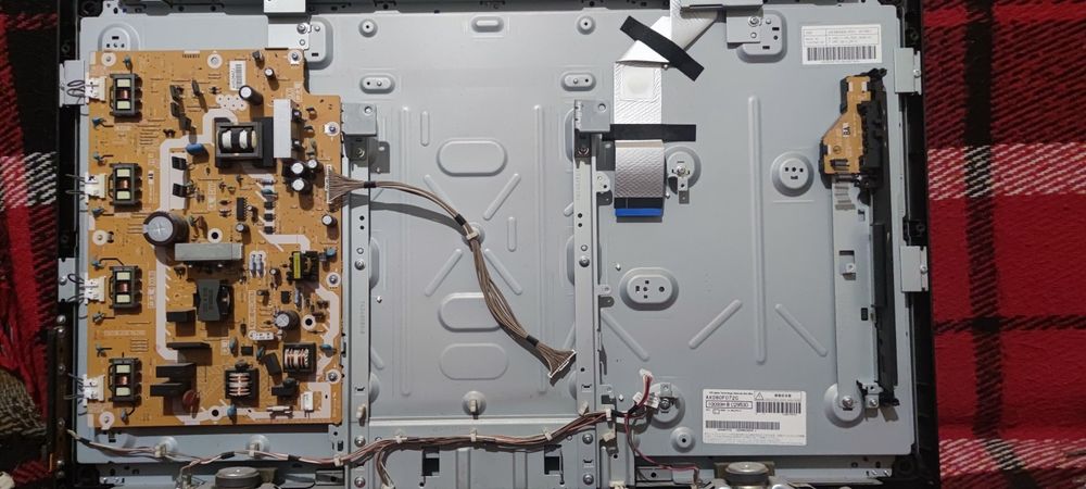 Разбор  LG 43UK6300 UE32EH5307 UE49KU6670