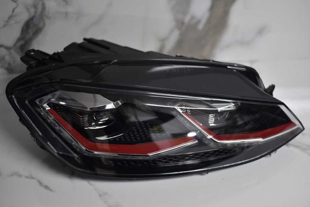 Par de Faróis Dianteiros Volkswagen Golf GTI MK7.5 (2013–2017)