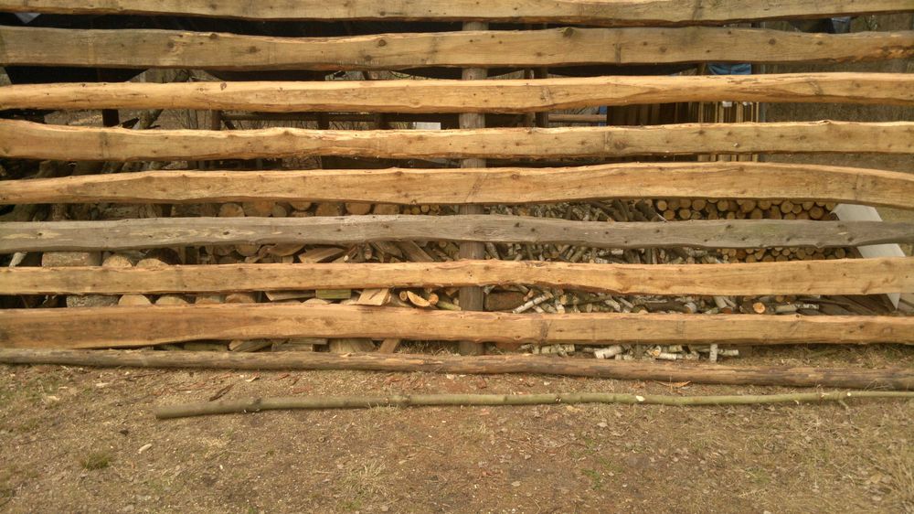 słupki z modrzewia, debu  korowane  2,5 m,ogrodzenie country,oflisy 5m