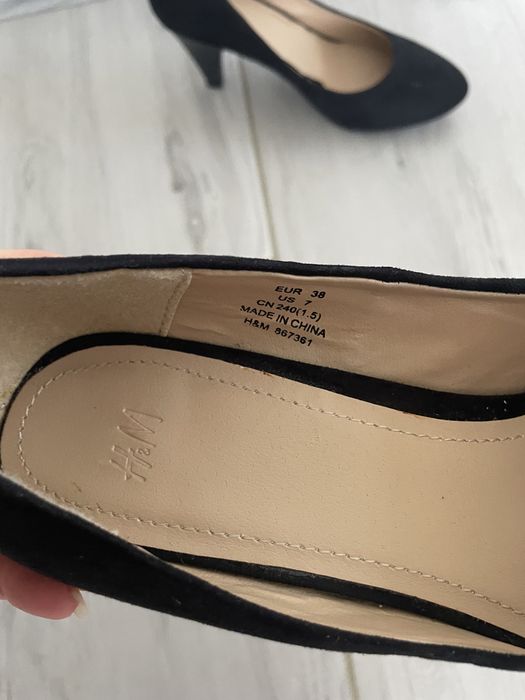 Buty na niskim obcasie 36