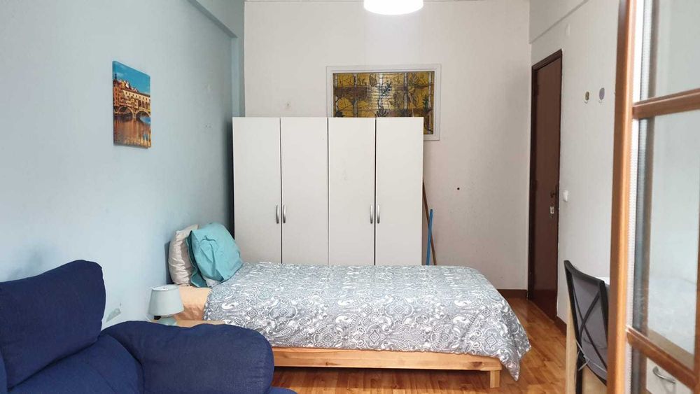 Quarto de solteiro em Almada cacilhas.