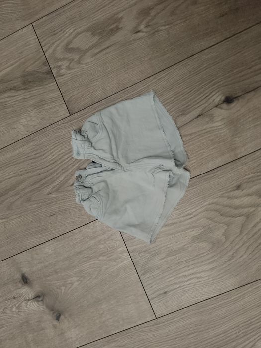 Krótkie spodenki Zara