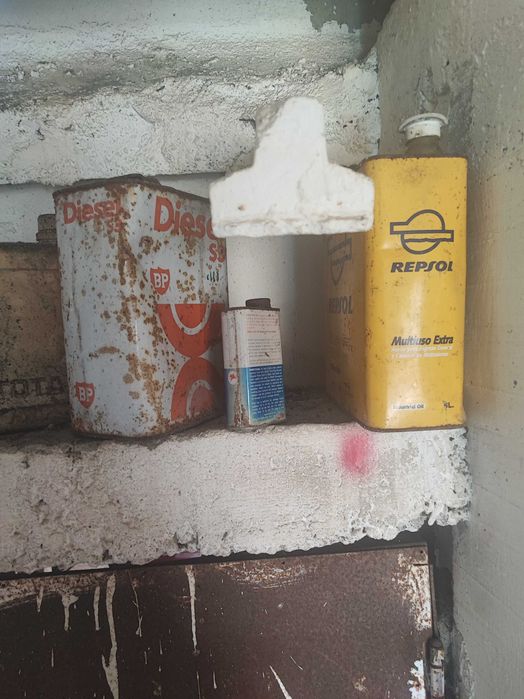 latas de oficina antigas