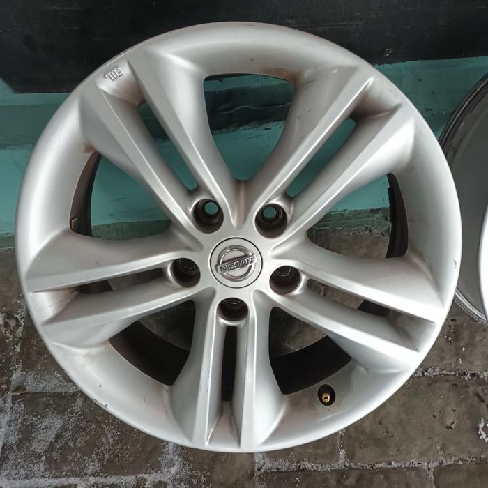 Диски титанові R-17 оригінал nissan 5/114.3 стан нових
