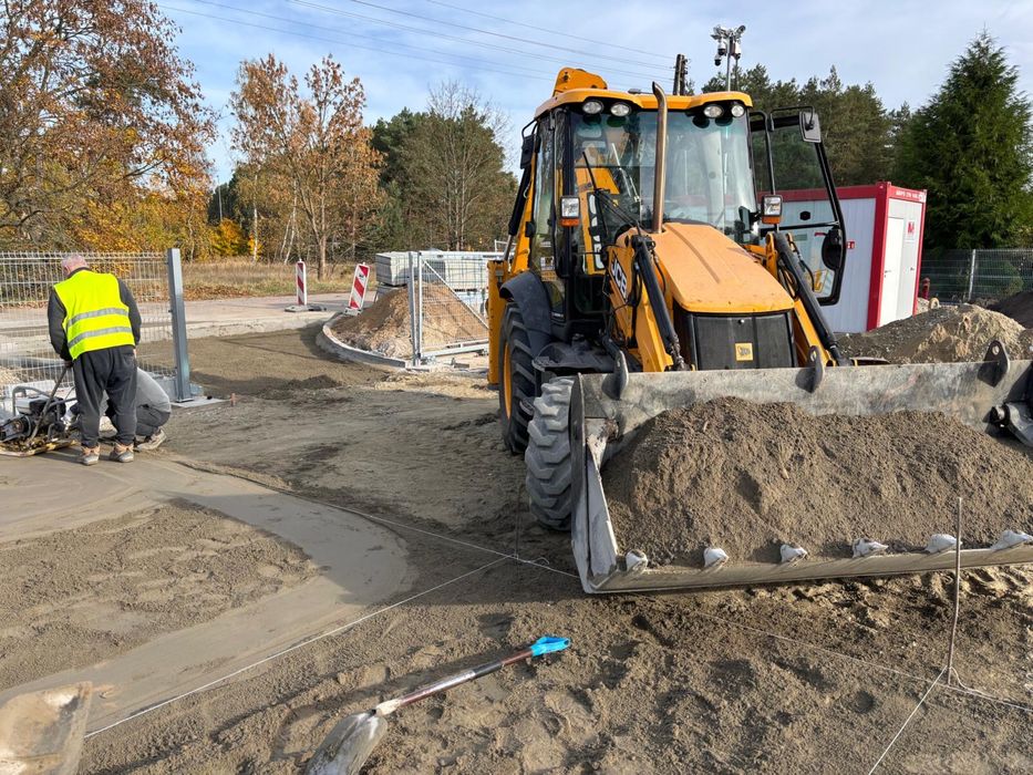 Usługi koparka, koparko-ładowarką i minikoparką