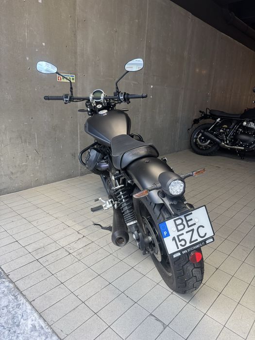 Moto Guzzi V9 bobber