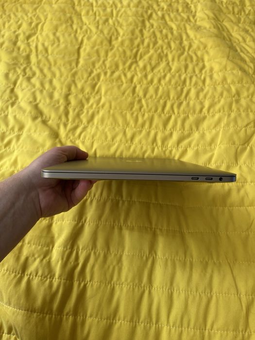 MacBook pro 13 2019 i5 16/500 touchbar