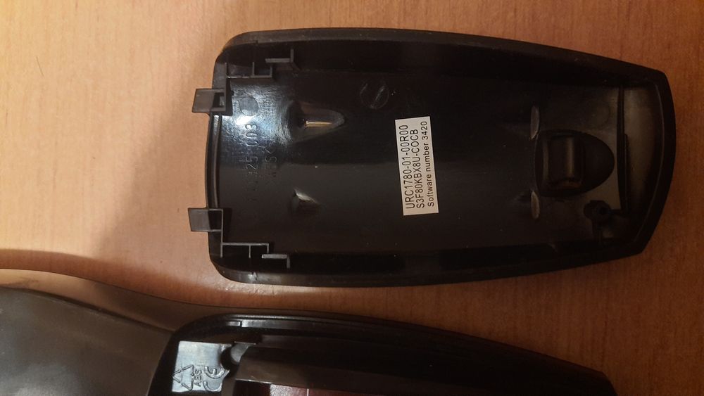 Оригінальний універсальний пульт  SKY SRC-40