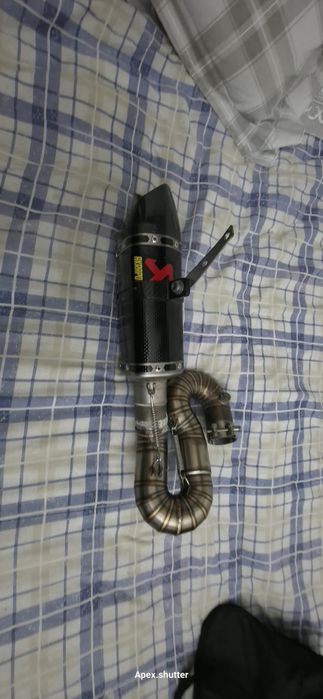 Ponteira de escape Akrapovic original Yamaha MT-07 carbono