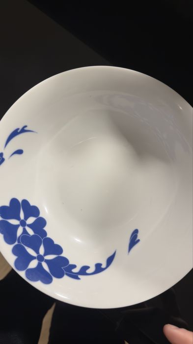 Conjunto de pratos e saladeira como novos