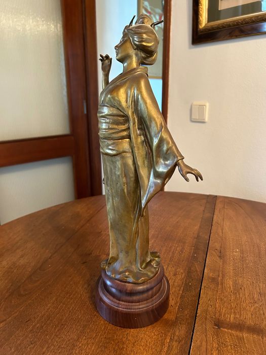 Figura de bronze japonesa do período Meiji de Alfred Jorel