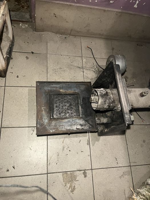 Podajnik z wkladem paleniska na trocine 25/50kw z sterownikiem