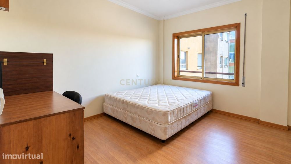 T2 com garagem e varanda | Costa Cabral, Porto
