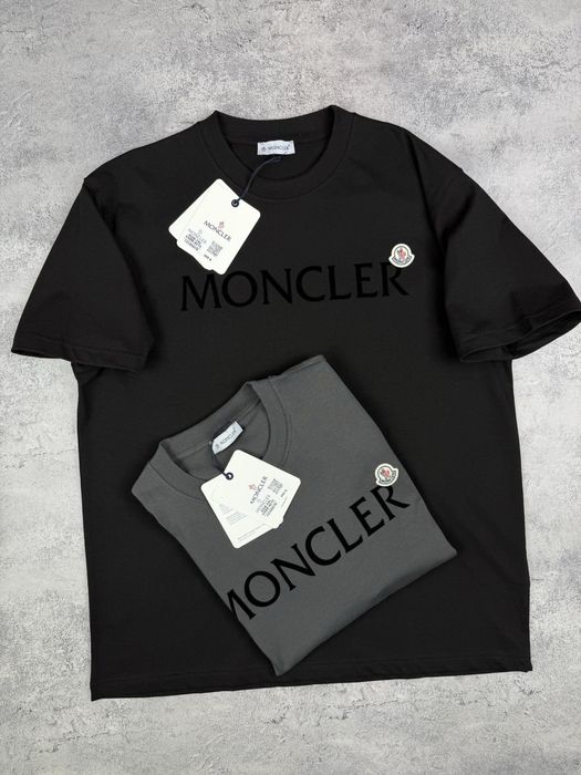 Чоловічі батальні футболки Boss, Polo Ralph Lauren, Moncler, Stone Island, Balenciaga, Burberry та Prada