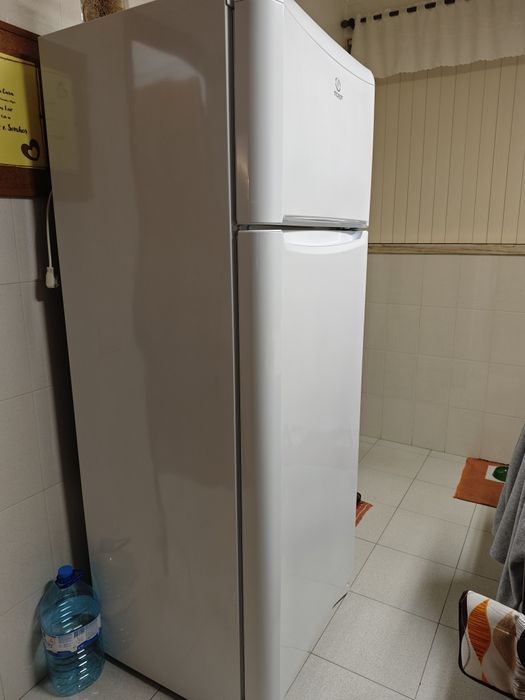 Vendo frigorífico Indesit