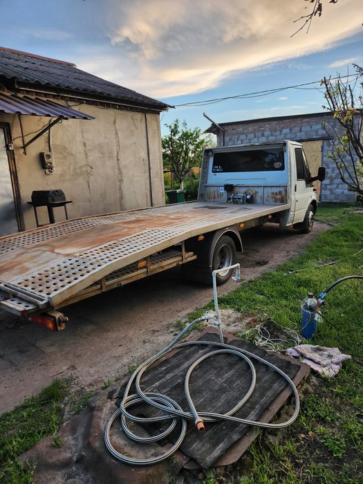 Евакуатор Ford transit 2.4  Спарка