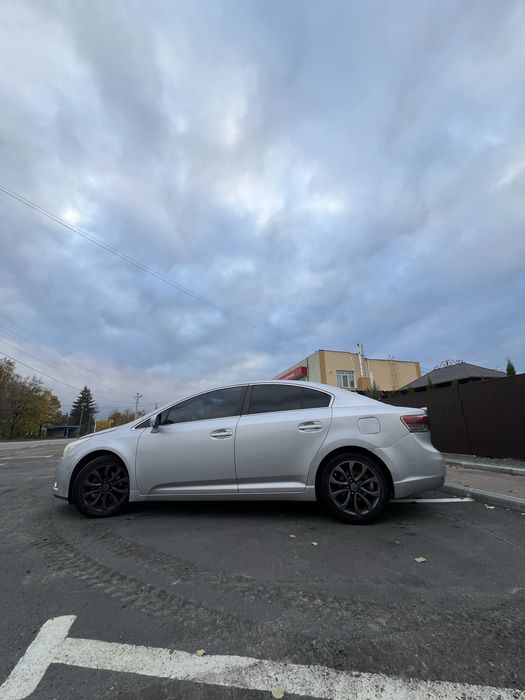 Toyota Avensis 2.0 газ бензин