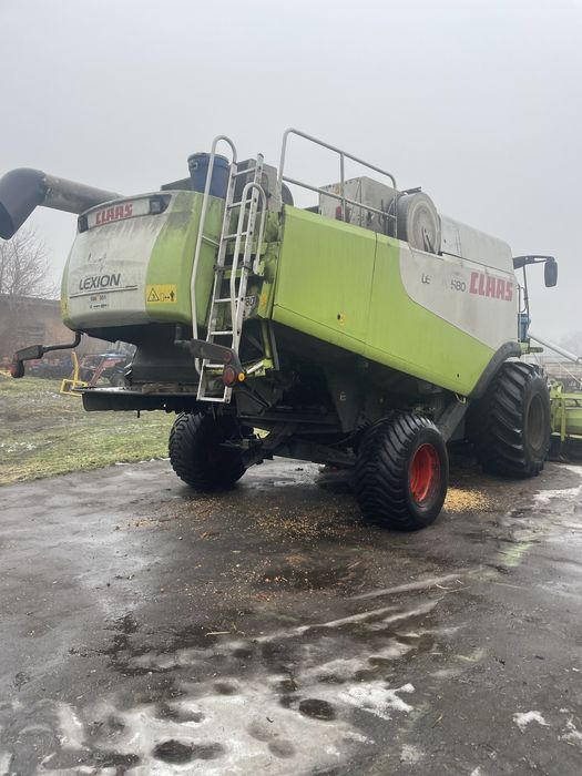 Зернозбиральний комбайн Claas