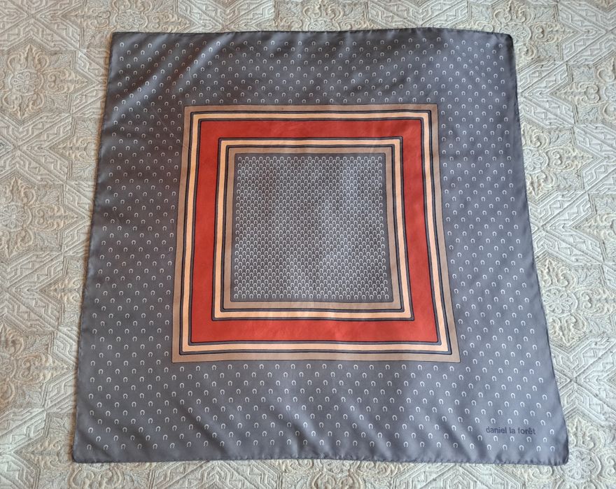 Daniel la Foret 100 % silk.  France Винтажний платок.