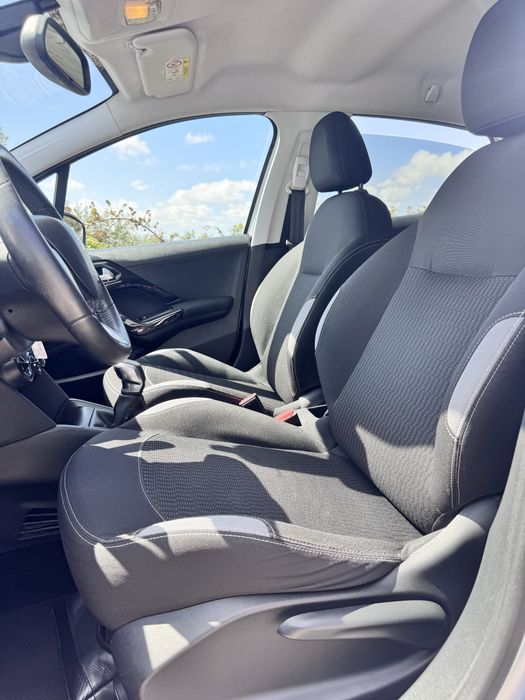 PEUGEOT 208 1.2 ALLURE NACIONAL Otimo estado foto 5