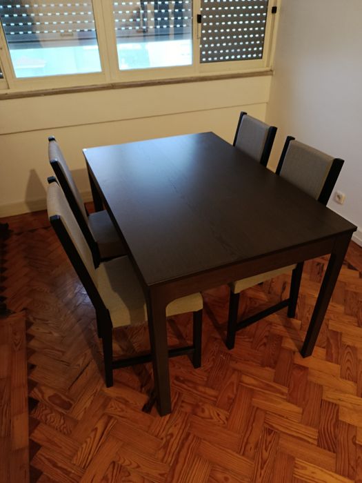 mesa e cadeiras IKEA