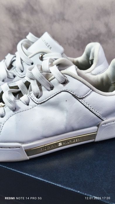 Białe damskie sneakersy Tommy Hilfiger Court Sneaker Golden TH