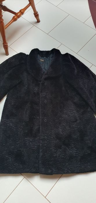 Płaszczyk futrzana sztuczny z bufiastymi rekawami