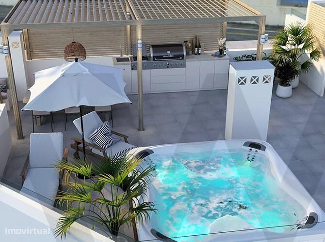 Extraordinária Penthouse de Luxo T4 a 100 metros da Praia de Armação d