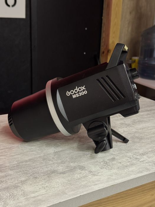 Спалах godox ms 300