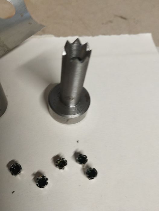 Przyrząd do robienia miseczek kapiszonów 4mm