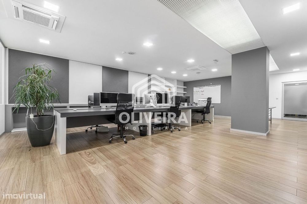 Pavilhão com escritórios - Maximinos, Braga