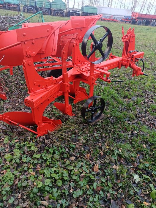 pług obrotowy dwuskibowy  lemken