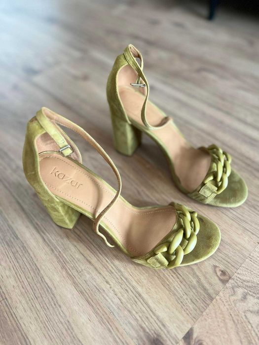 Oliwkowe sandały KAZAR model Lucette rozm. 39