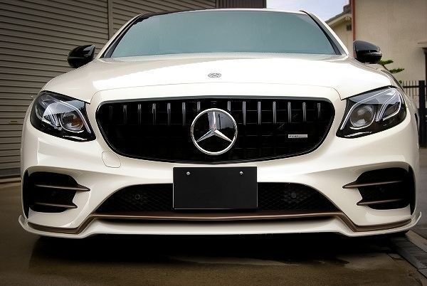 Grelha Frontal Mercedes E W213 GTR AMG Preto Brilho
