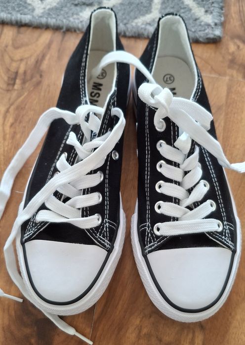 Trampki na grubszej podeszwie