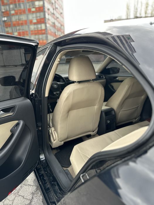 Volkwagen Jetta 2.5 газ