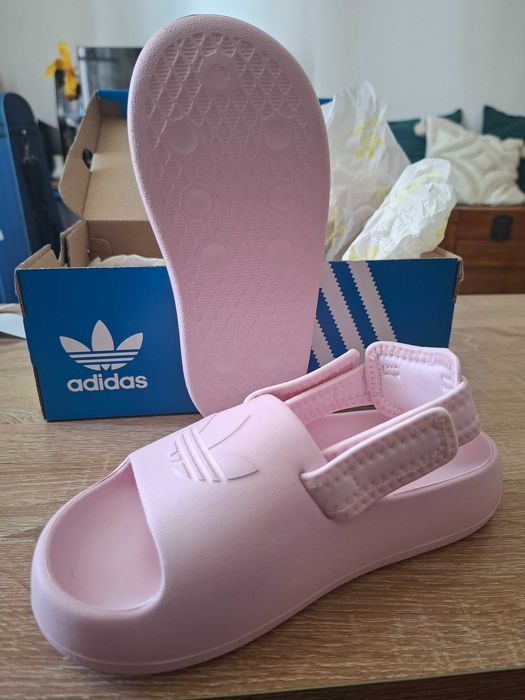 Chinelos Adidas n34 NOVOS