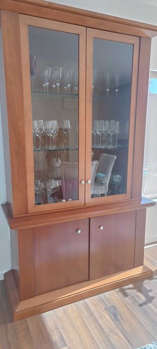 Moveis  em Madeira Maciça Cor Cerejeira