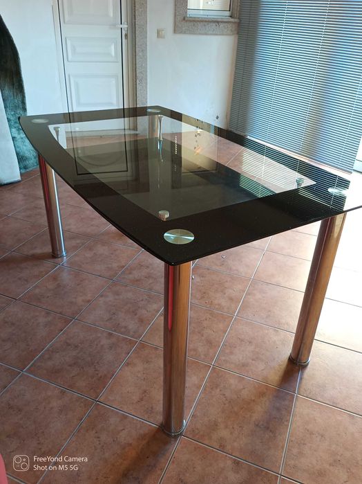 Mesa de vidro como nova